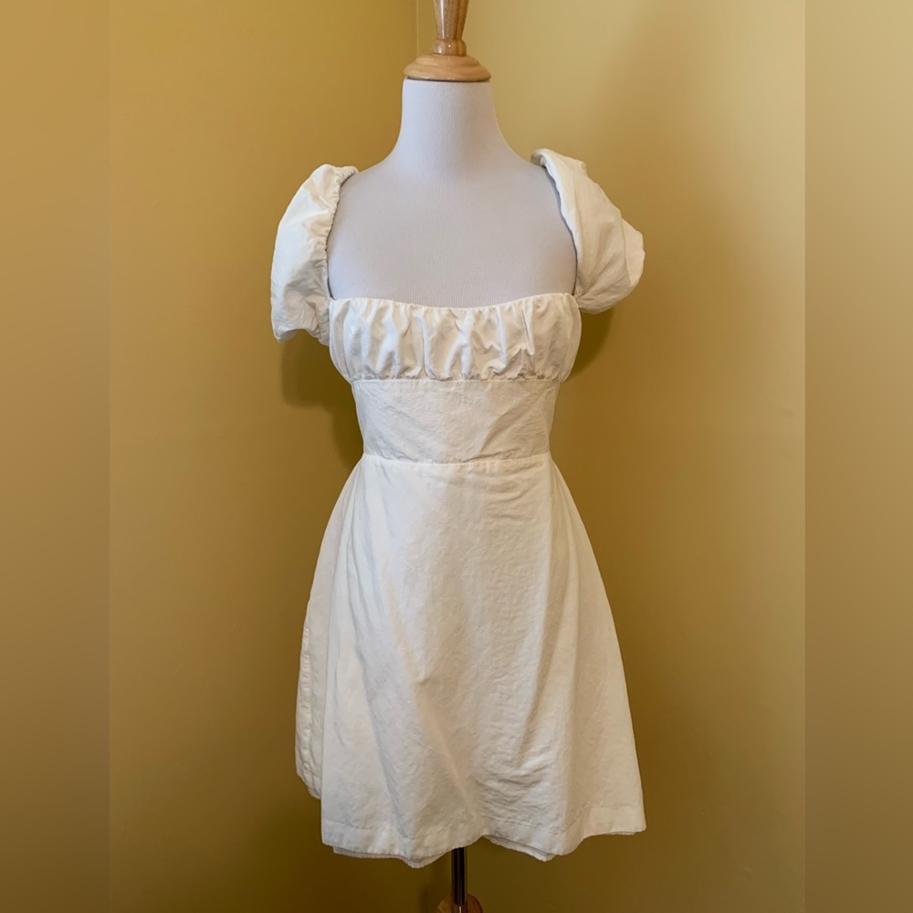 Zara white puff sleeve lace up back dress
